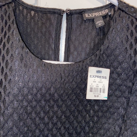 NWT. Express Textured Tank Top. Zip on Side. - Picture 2 of 7